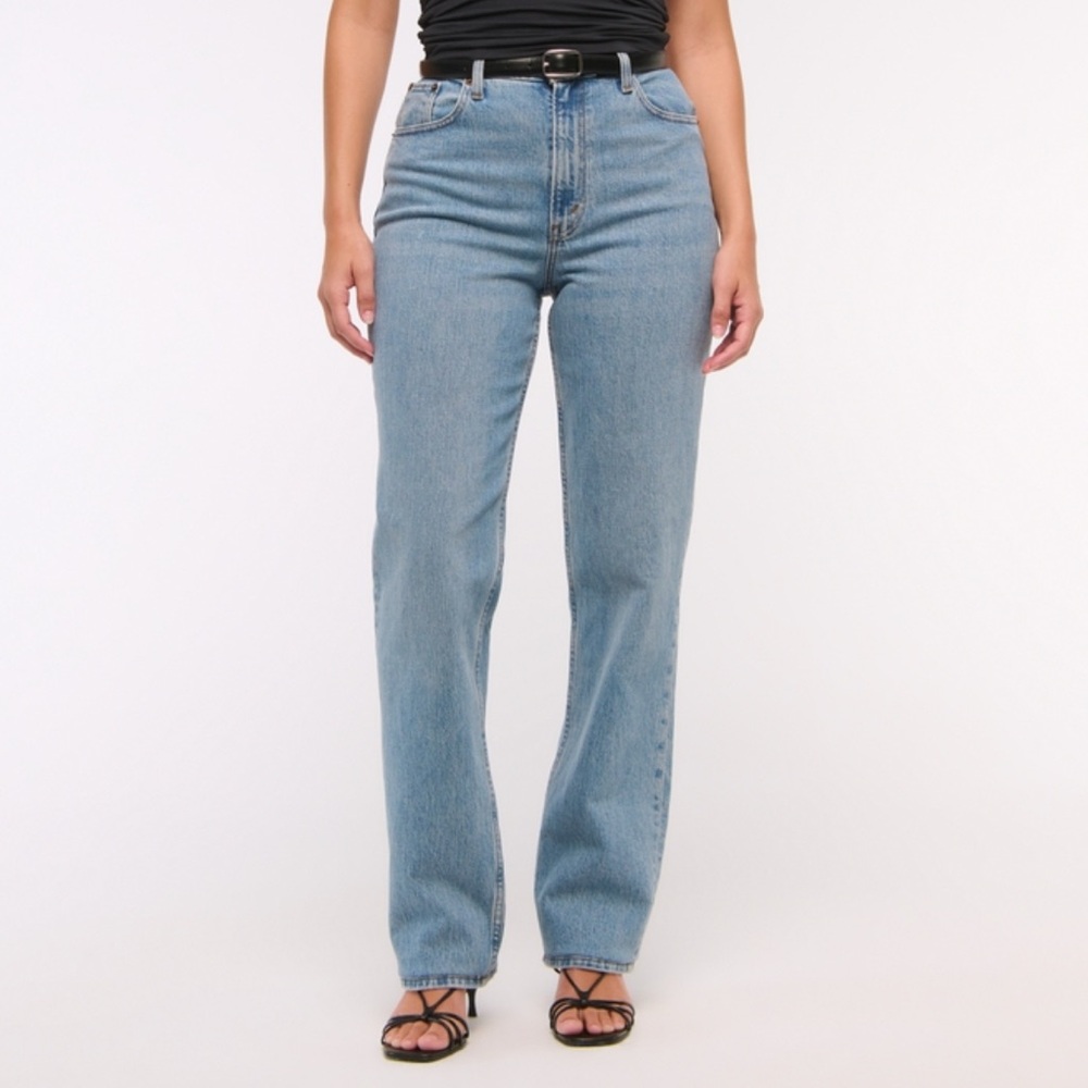 Abercrombie 90s Straight Ultra High Rise Jeans (Long)
